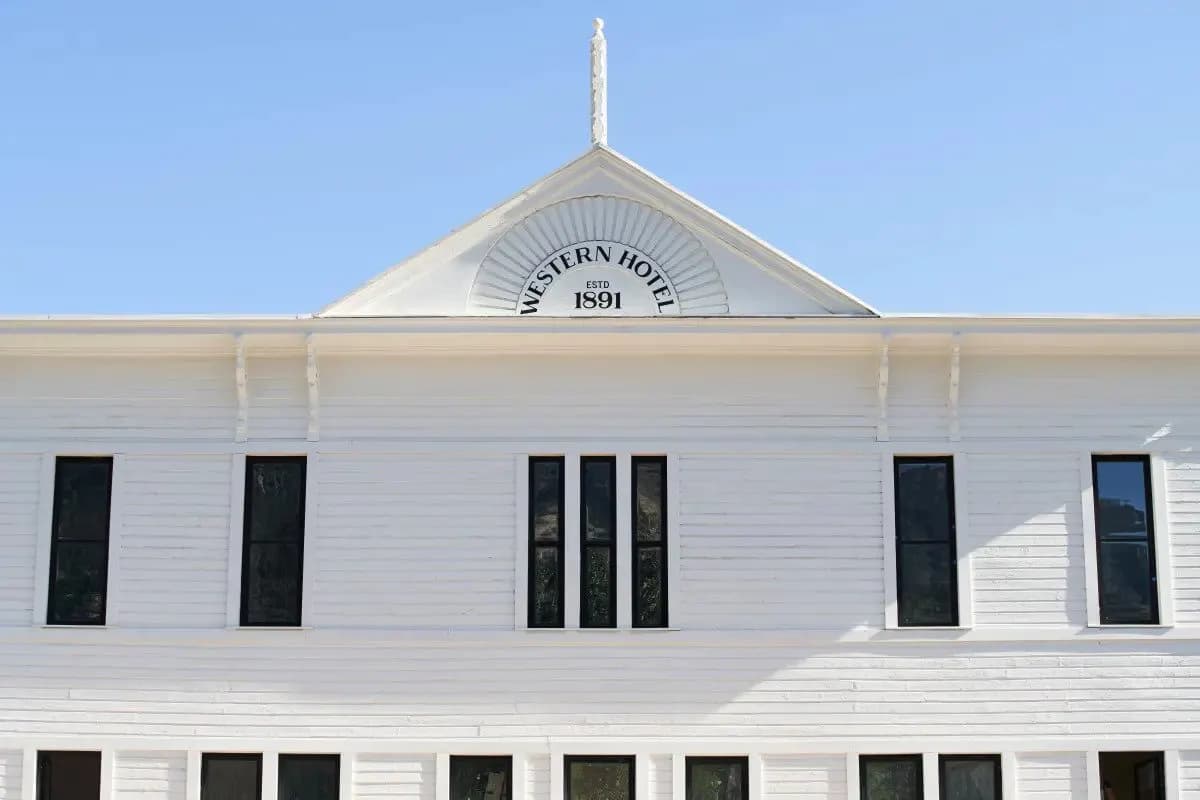 the western hotel hero image
